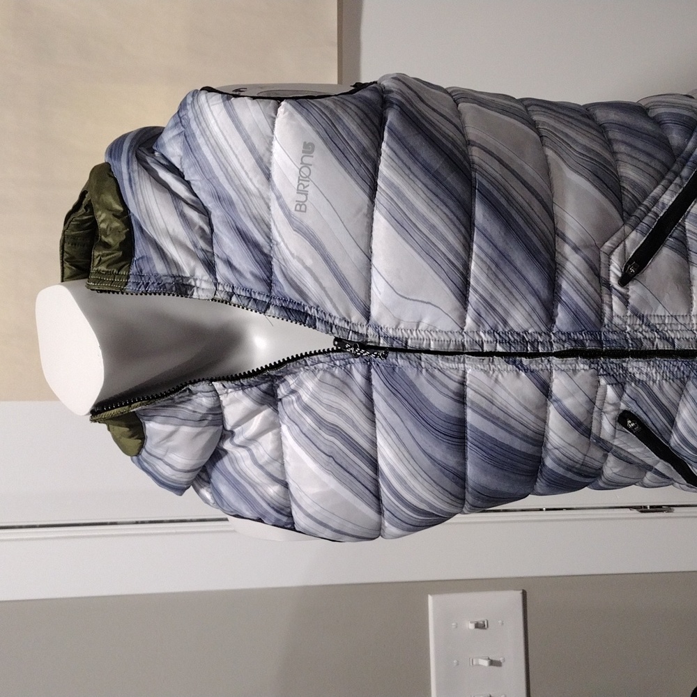 Burton womens blue and green fully reversible vest with hood. Women's Medium